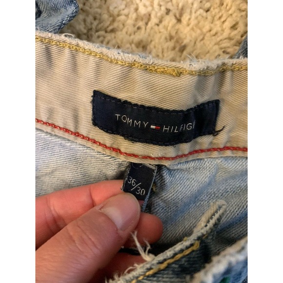 Tommy Hilfiger Mens 36 x 30 Premium Denim Jeans Straight Relax Distressed - Picture 16 of 16